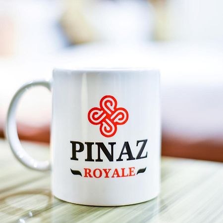 Hotel Pinaz Royale Amritsar Esterno foto
