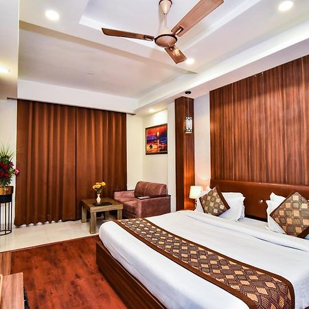Hotel Pinaz Royale Amritsar Esterno foto