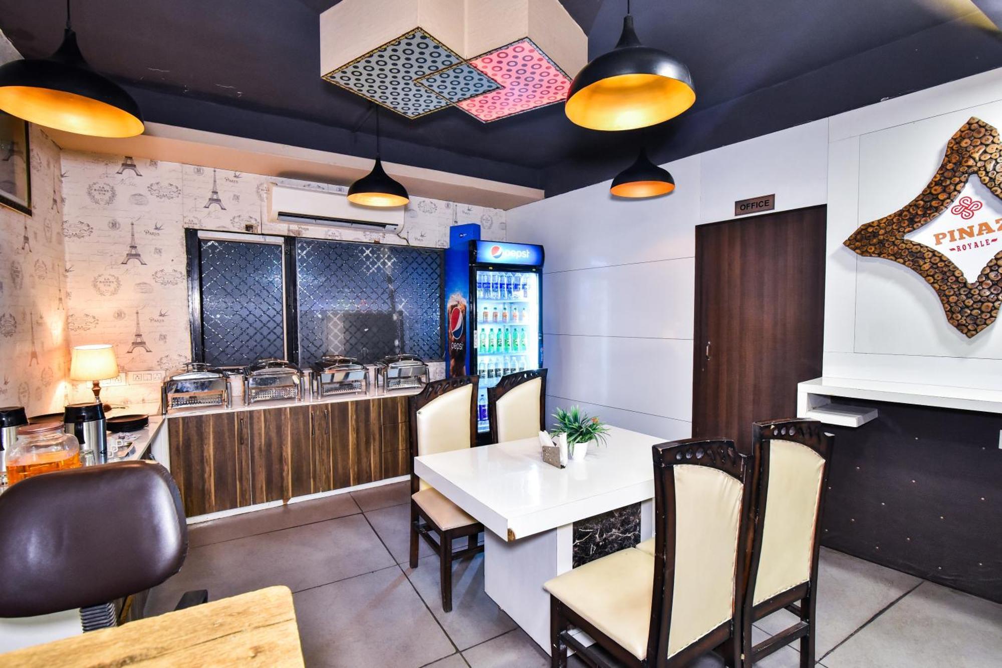 Hotel Pinaz Royale Amritsar Esterno foto