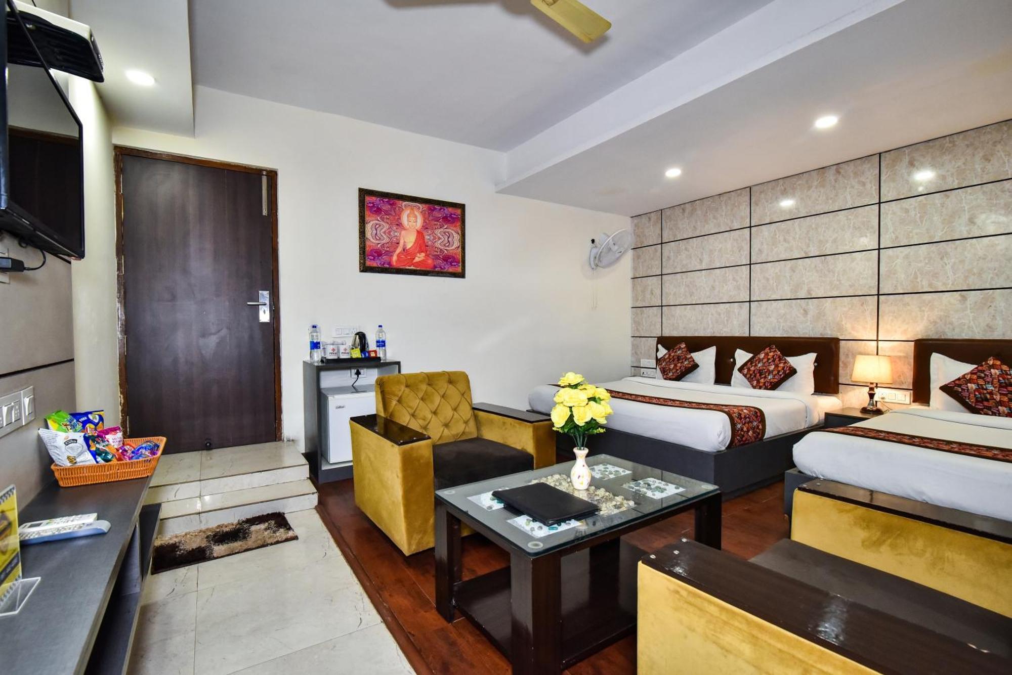 Hotel Pinaz Royale Amritsar Esterno foto