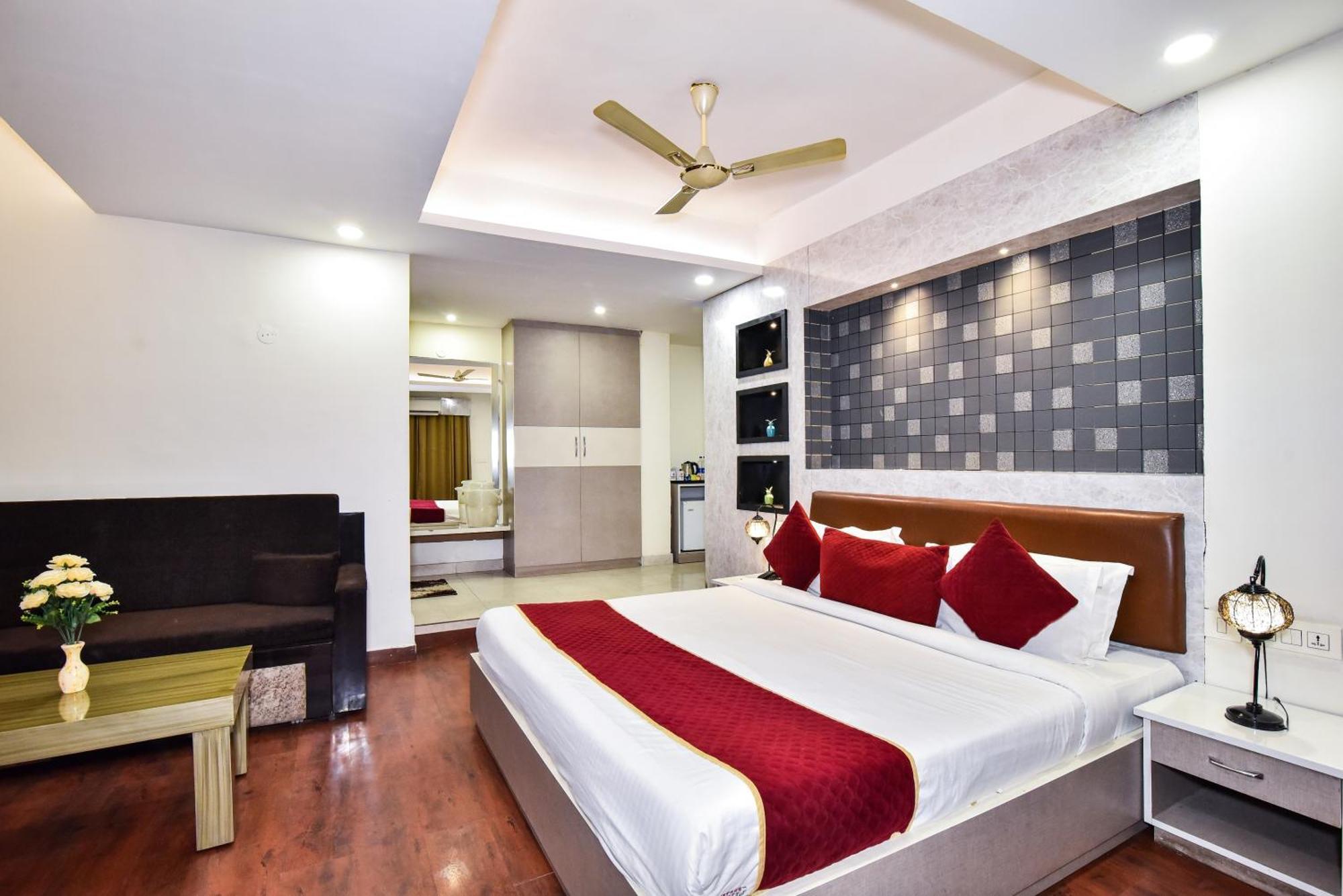 Hotel Pinaz Royale Amritsar Esterno foto