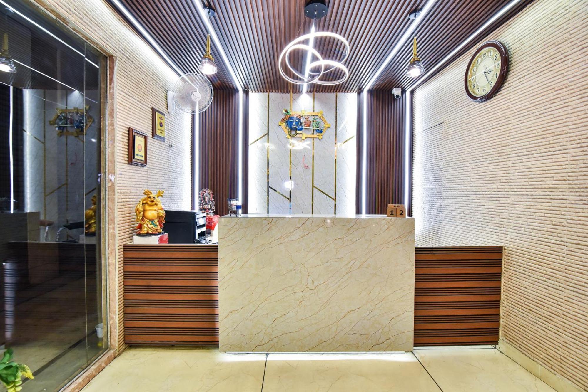 Hotel Pinaz Royale Amritsar Esterno foto