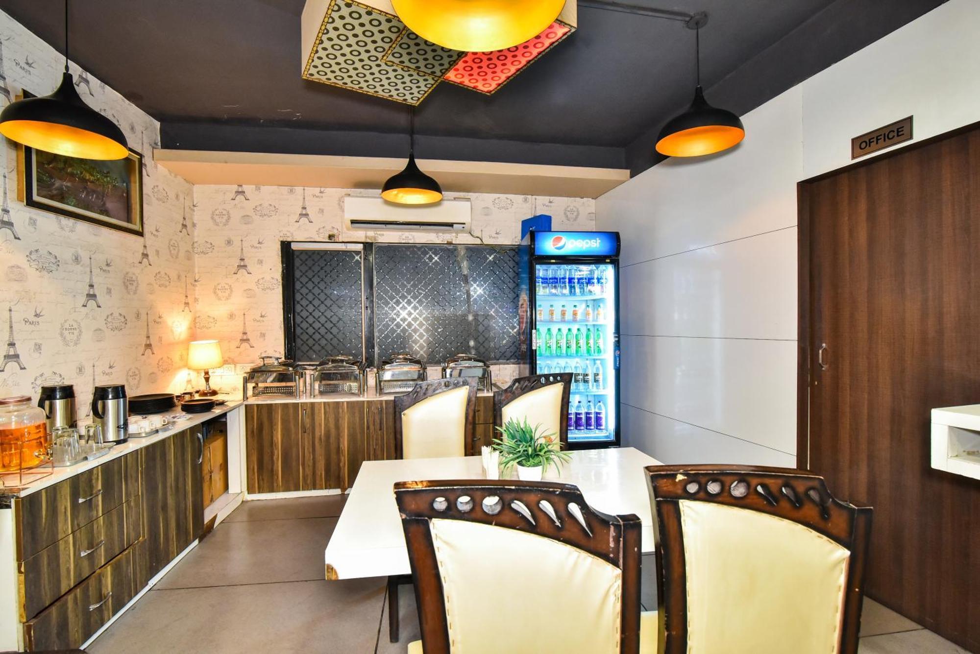 Hotel Pinaz Royale Amritsar Esterno foto